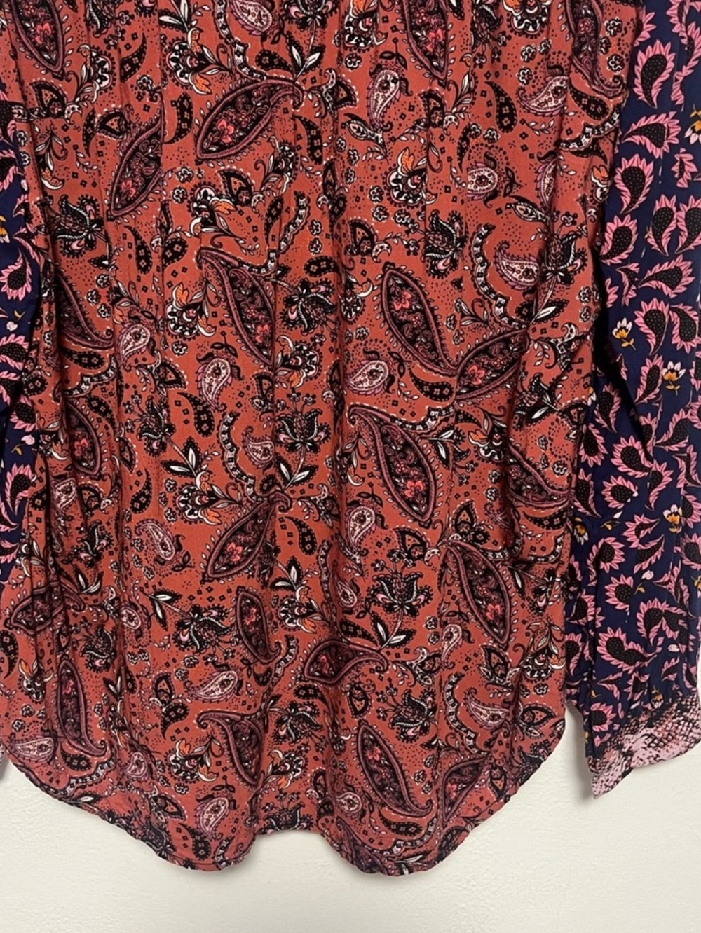 BEACHLUNCHLOUNGE Mixed Print Boho Blouse Snakeskin Paisley Floral Size L - Picture 9 of 10